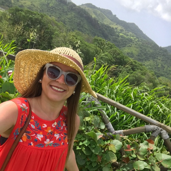 Meet your Posher, Alexandria! - Picture 2 of 6